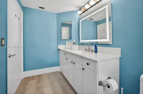 21050 Point Place Aventura FL 33180