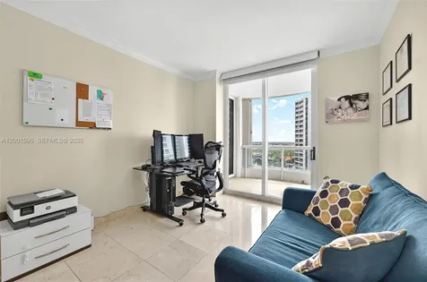 21050 Point Place Aventura FL 33180