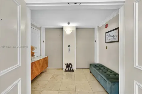 21050 Point Place Aventura FL 33180