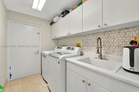 21050 Point Place Aventura FL 33180