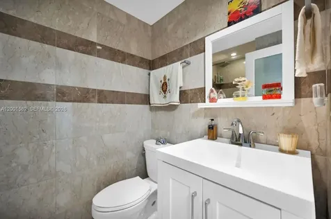 5601 Collins Avenue Miami Beach FL 33140