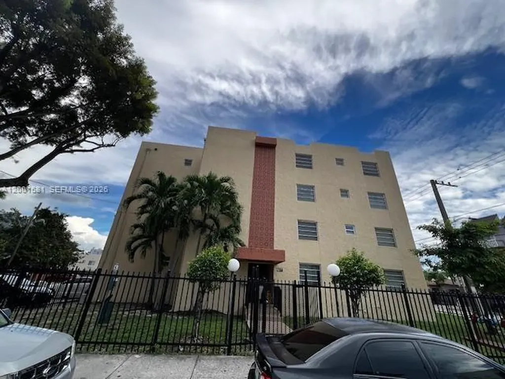 677 SW 9th Avenue Miami FL 33130