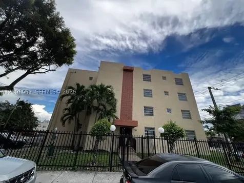 677 SW 9th Avenue Miami FL 33130