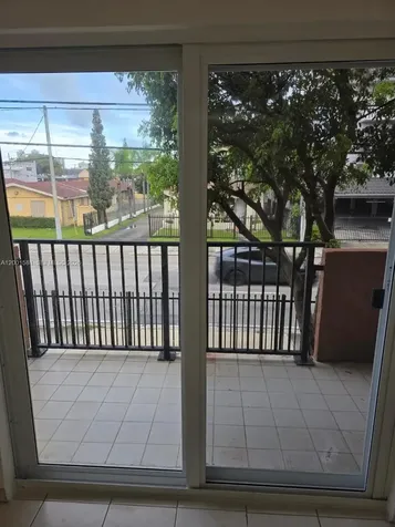 677 SW 9th Avenue Miami FL 33130