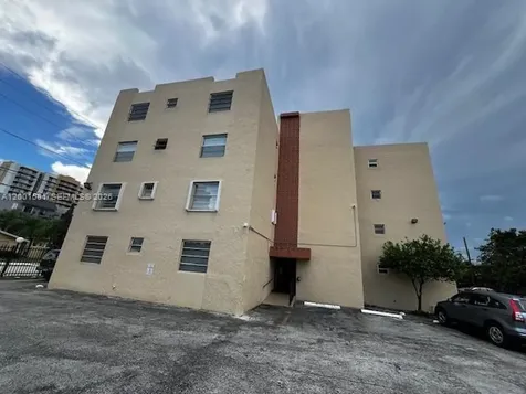 677 SW 9th Avenue Miami FL 33130