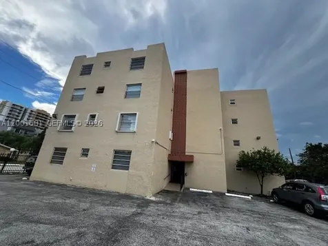 677 SW 9th Avenue Miami FL 33130