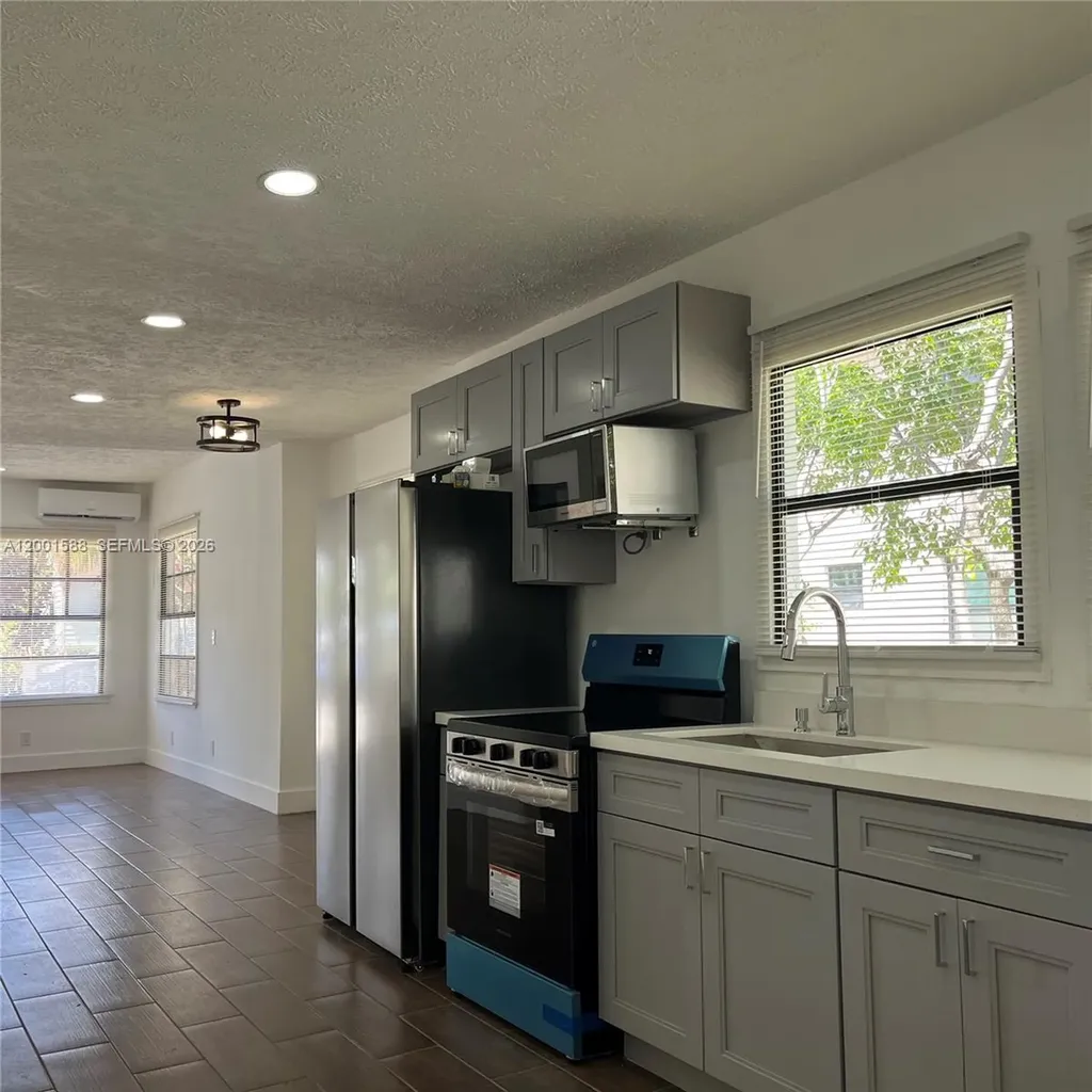 8 S C Street Lake Worth FL 33460