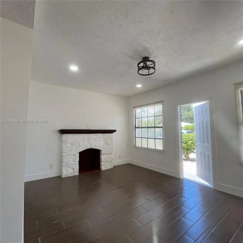 8 S C Street Lake Worth FL 33460