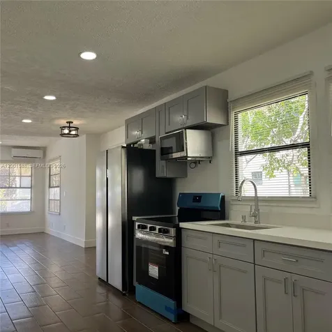8 S C Street Lake Worth FL 33460