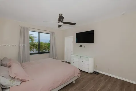 5235 SW 38th Avenue Hollywood FL 33312