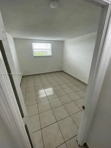 606 W 81st Street Hialeah FL 33014