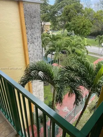606 W 81st Street Hialeah FL 33014