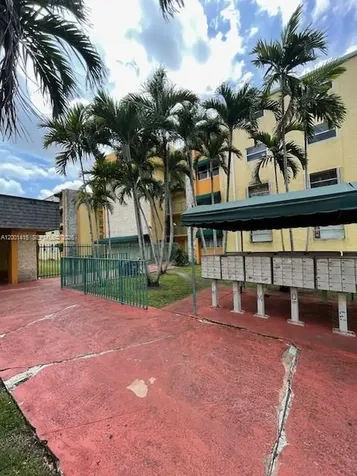 606 W 81st Street Hialeah FL 33014