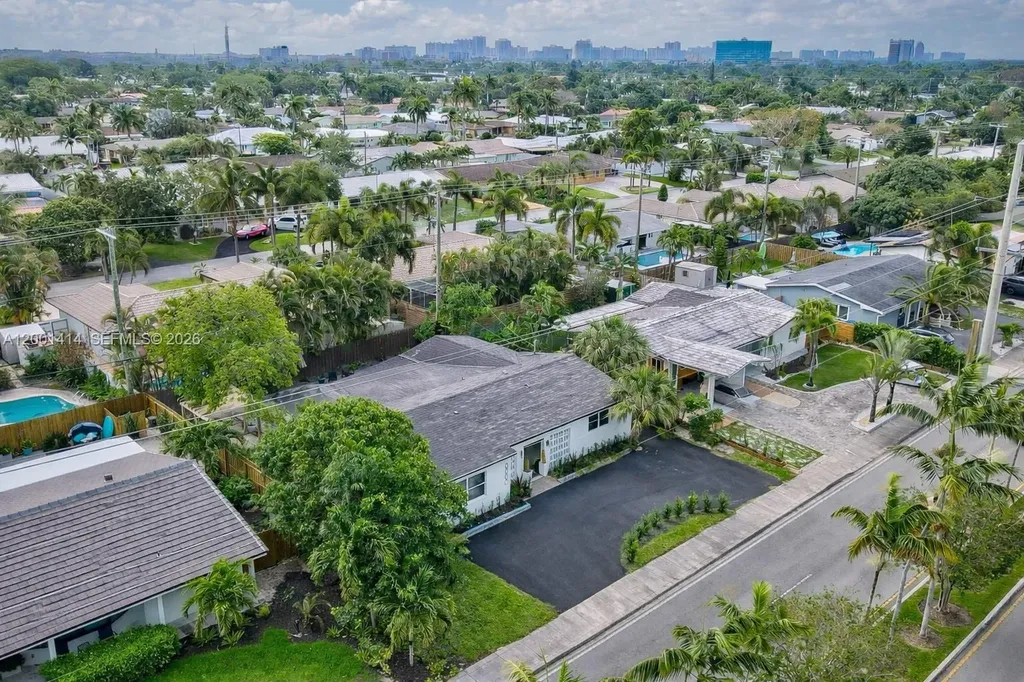 5800 NE 18th Avenue Fort Lauderdale FL 33334