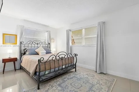 5800 NE 18th Avenue Fort Lauderdale FL 33334