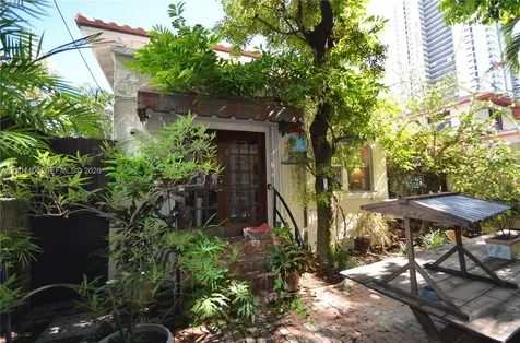 334 NE 26th Terrace Miami FL 33137