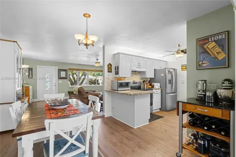 5040 SW 94th Terrace Cooper City FL 33328