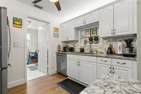 5040 SW 94th Terrace Cooper City FL 33328