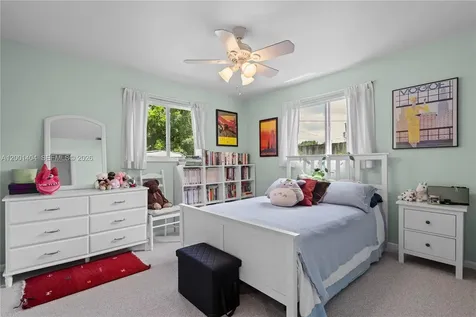 5040 SW 94th Terrace Cooper City FL 33328