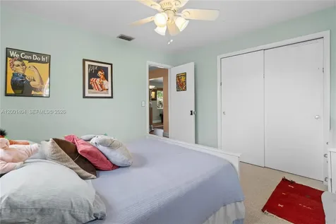 5040 SW 94th Terrace Cooper City FL 33328