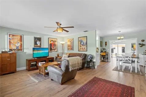 5040 SW 94th Terrace Cooper City FL 33328