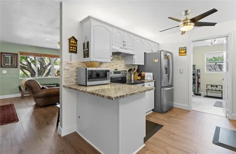 5040 SW 94th Terrace Cooper City FL 33328