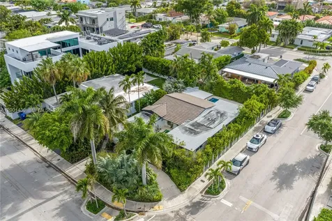 7501 W Adventure Avenue North Bay Village FL 33141