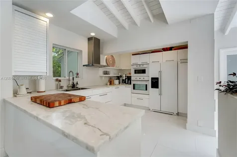 7501 W Adventure Avenue North Bay Village FL 33141