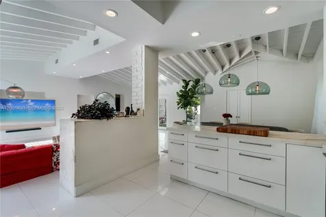7501 W Adventure Avenue North Bay Village FL 33141