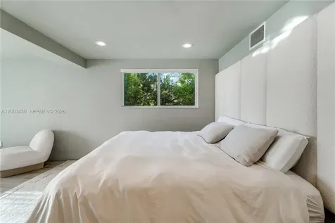 7501 W Adventure Avenue North Bay Village FL 33141