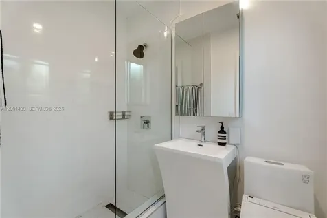 7501 W Adventure Avenue North Bay Village FL 33141