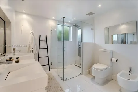 7501 W Adventure Avenue North Bay Village FL 33141