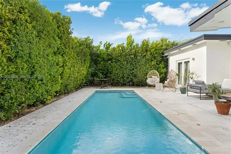 7501 W Adventure Avenue North Bay Village FL 33141