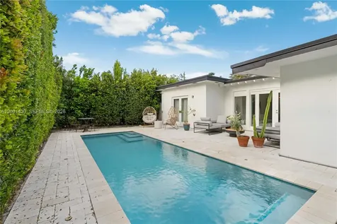 7501 W Adventure Avenue North Bay Village FL 33141