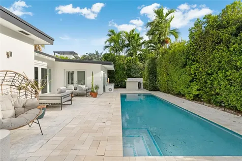 7501 W Adventure Avenue North Bay Village FL 33141