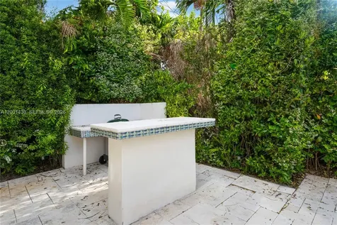 7501 W Adventure Avenue North Bay Village FL 33141
