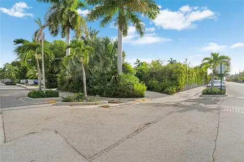7501 W Adventure Avenue North Bay Village FL 33141