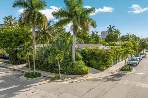 7501 W Adventure Avenue North Bay Village FL 33141