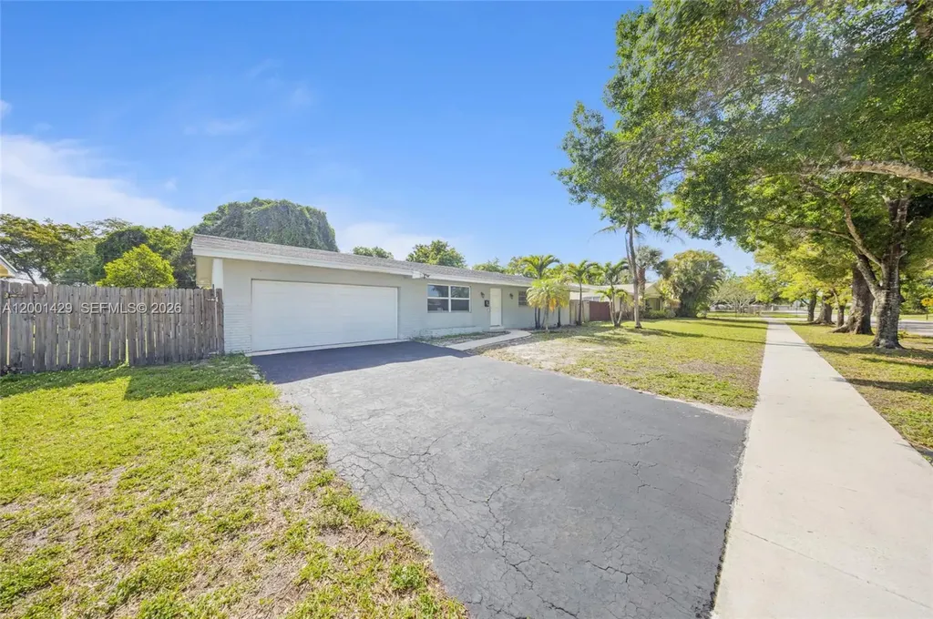 1320 NW 72nd Avenue Plantation FL 33313