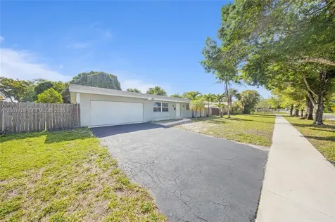 1320 NW 72nd Avenue Plantation FL 33313