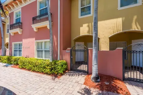 2851 W Prospect Road Tamarac FL 33309