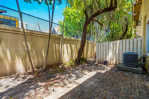 2851 W Prospect Road Tamarac FL 33309