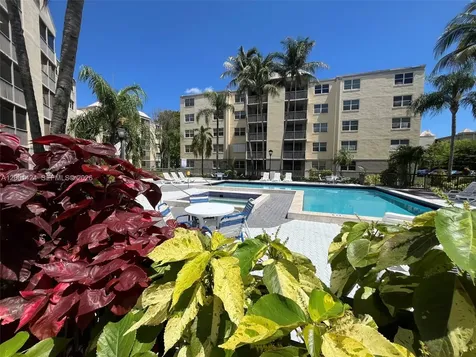 8245 Lake Drive Doral FL 33166