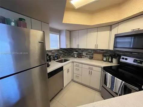 8245 Lake Drive Doral FL 33166