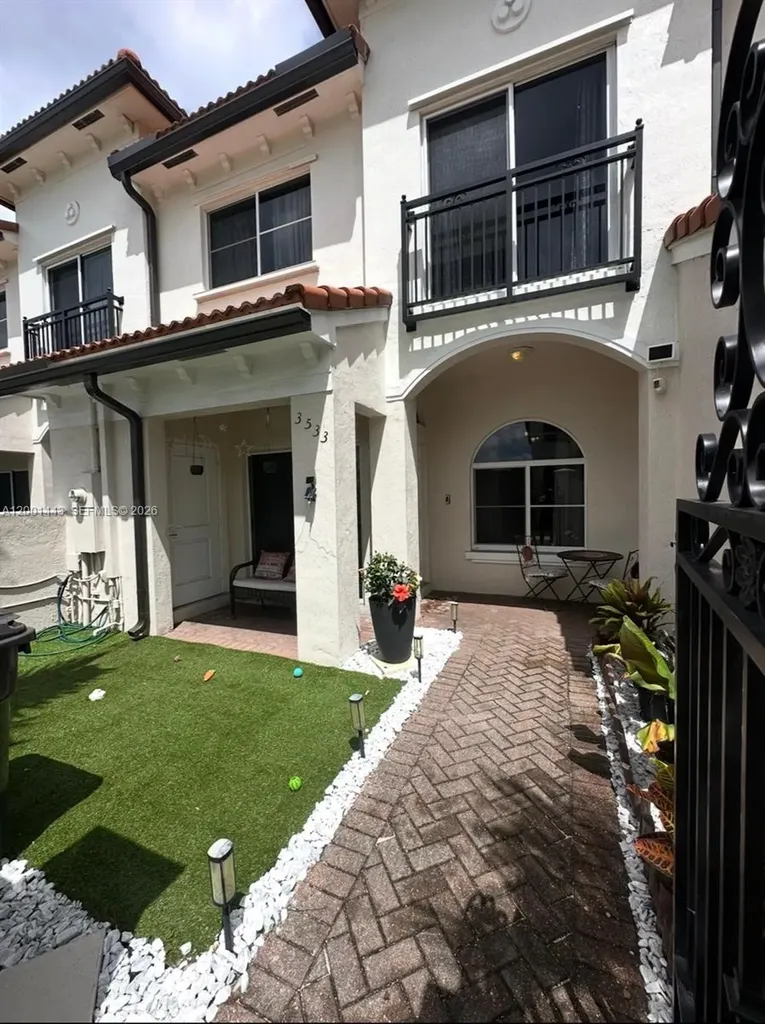 3533 NW 30th Court Lauderdale Lakes FL 33311