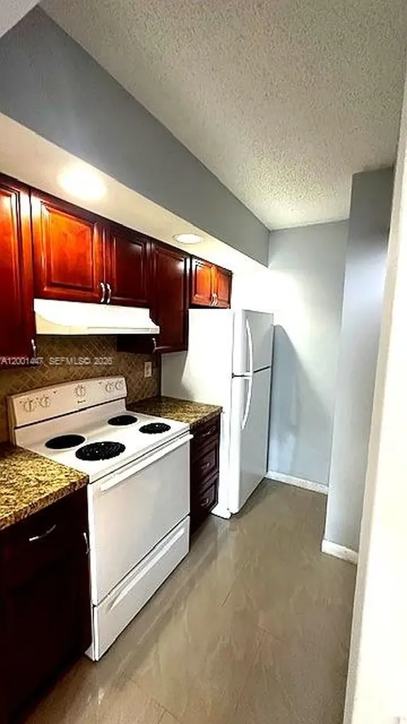 10176 Twin Lakes Drive Coral Springs FL 33071