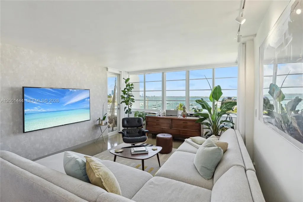 1670 Lincoln Court Miami Beach FL 33139