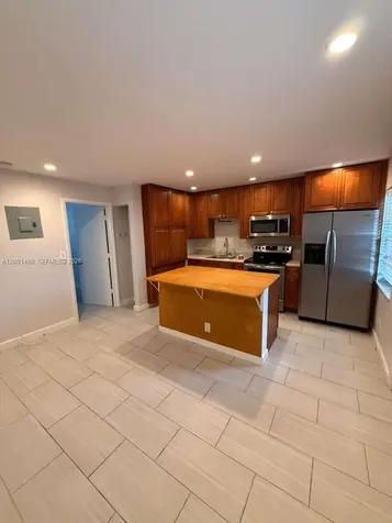 5150 NE 6th Avenue Oakland Park FL 33334