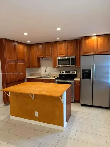 5150 NE 6th Avenue Oakland Park FL 33334