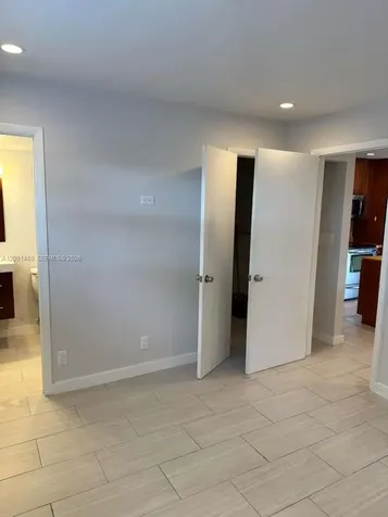 5150 NE 6th Avenue Oakland Park FL 33334